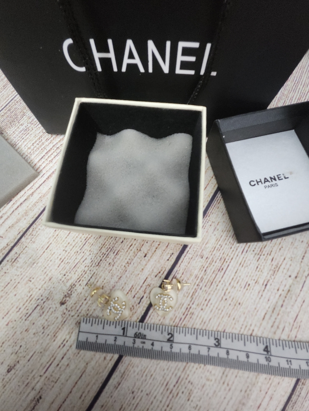CHANEL White and Gold Heart Drop Earrings with Crystal CC - Picture 6 of 6